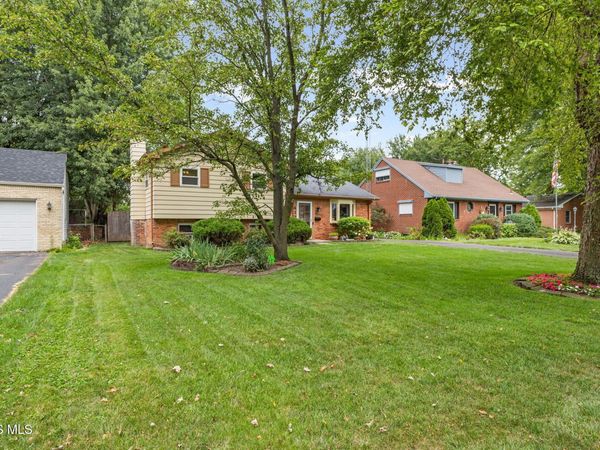 4122 Oakcrest Road, Toledo, OH 43623