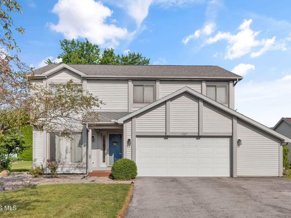 1127 Warbler Court , Bowling Green, OH 43402