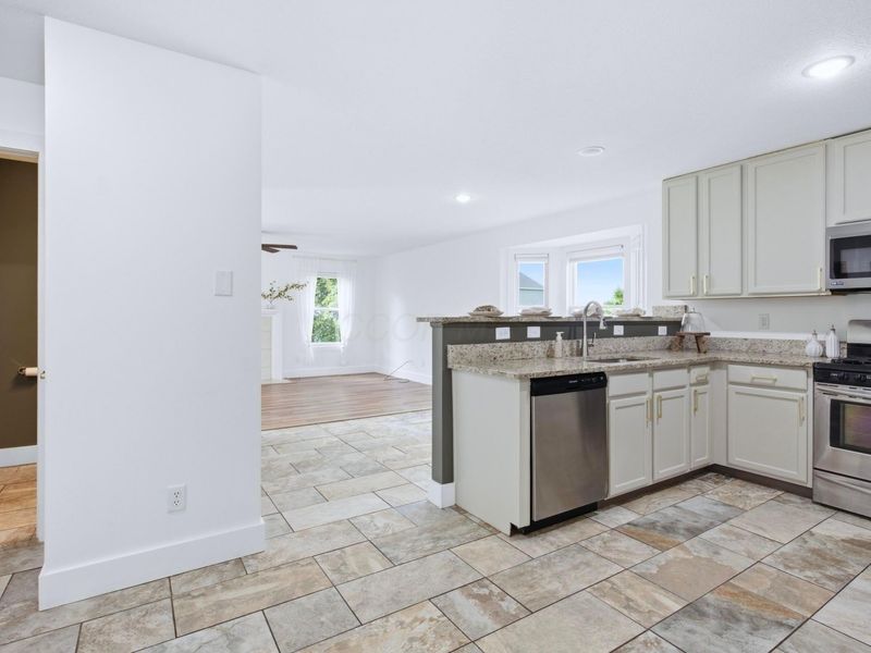 2416 Long Bow Avenue, Lancaster, OH 43130 Photo 7