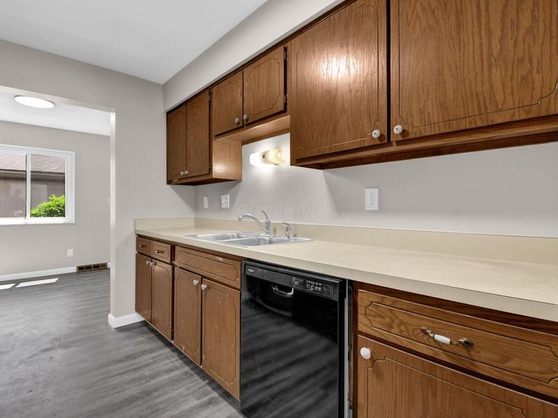597 Farler Drive, Unit B, Columbus, OH 43213 Photo 11