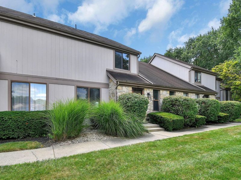 597 Farler Drive, Unit B, Columbus, OH 43213 Photo 2