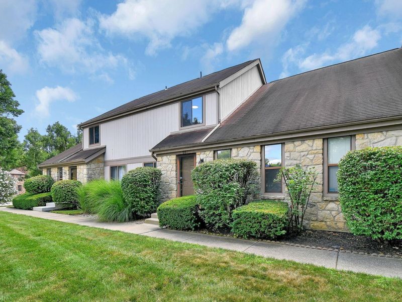 597 Farler Drive, Unit B, Columbus, OH 43213 Photo 3