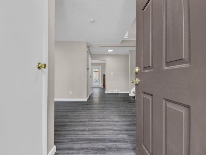 597 Farler Drive, Unit B, Columbus, OH 43213 Photo 5