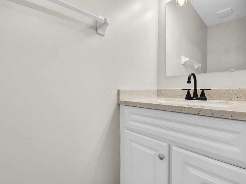 597 Farler Drive, Unit B, Columbus, OH 43213 Photo 7