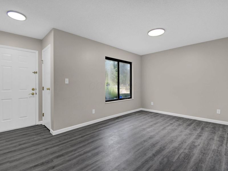 597 Farler Drive, Unit B, Columbus, OH 43213 Photo 9