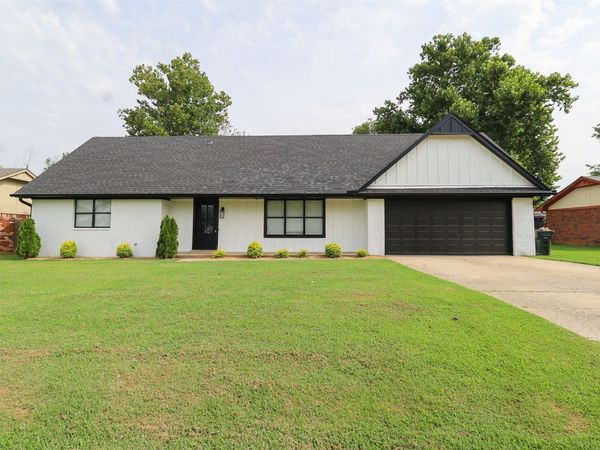 110 E 9th Street S, Claremore, OK 74017