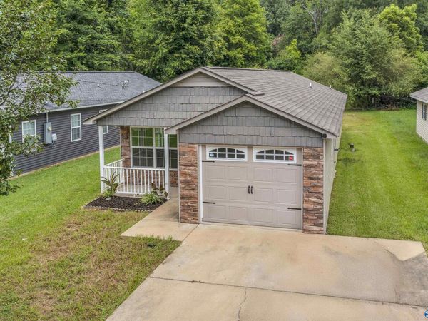 309 Meadows Drive, Rainbow City, AL 35906