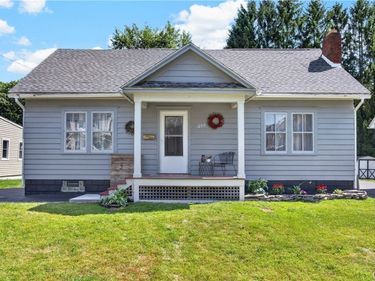 206 Searlwyn Road , Syracuse, NY 13205