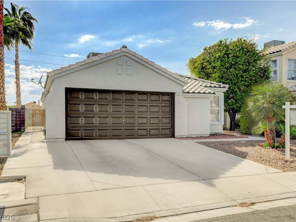 1621 Raspberry Hill Road , Las Vegas, NV 89142