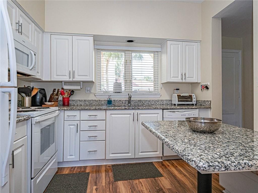 5060 Harmony Circle, Unit 105, Vero Beach, FL 32967 Photo