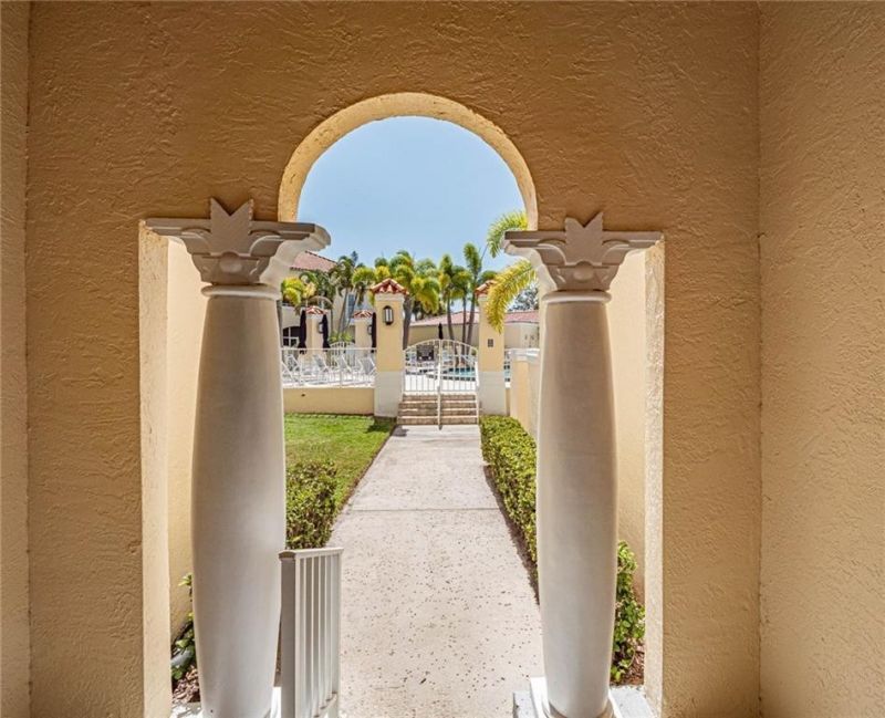 5060 Harmony Circle, Unit 105, Vero Beach, FL 32967 Photo