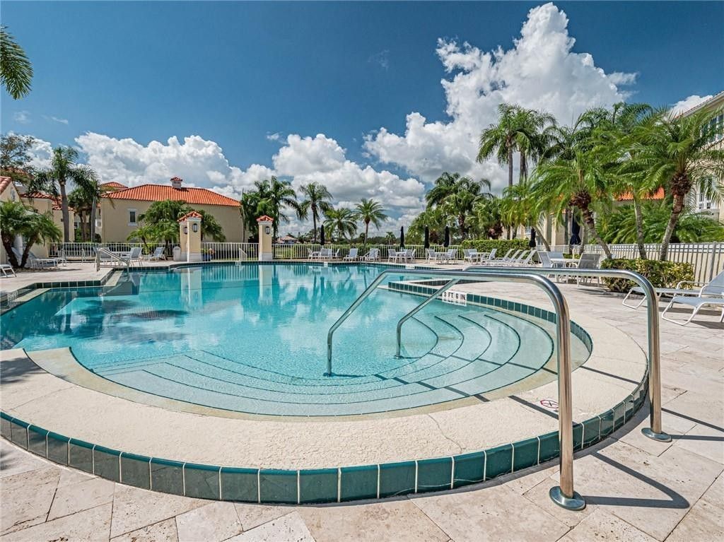 5060 Harmony Circle, Unit 105, Vero Beach, FL 32967 Photo