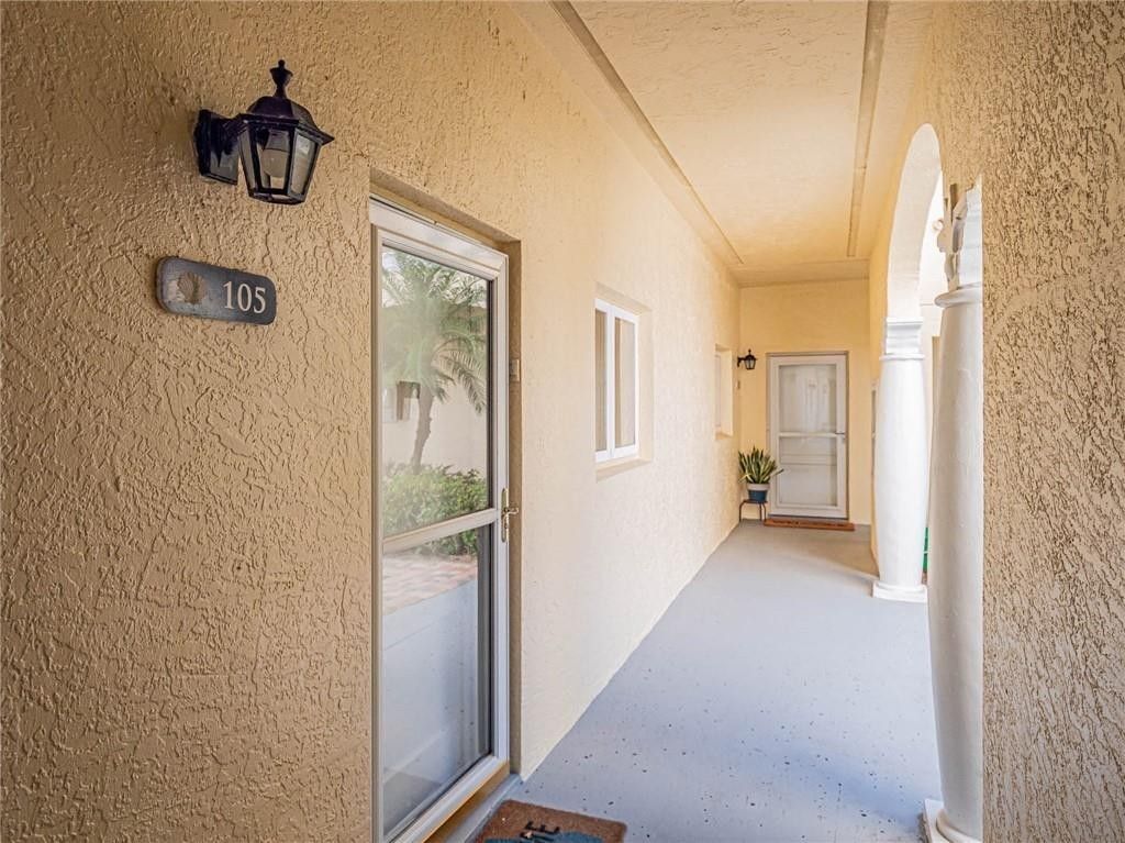 5060 Harmony Circle, Unit 105, Vero Beach, FL 32967 Photo