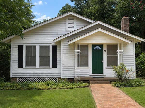 1327 2nd St., Prentiss, MS 39474