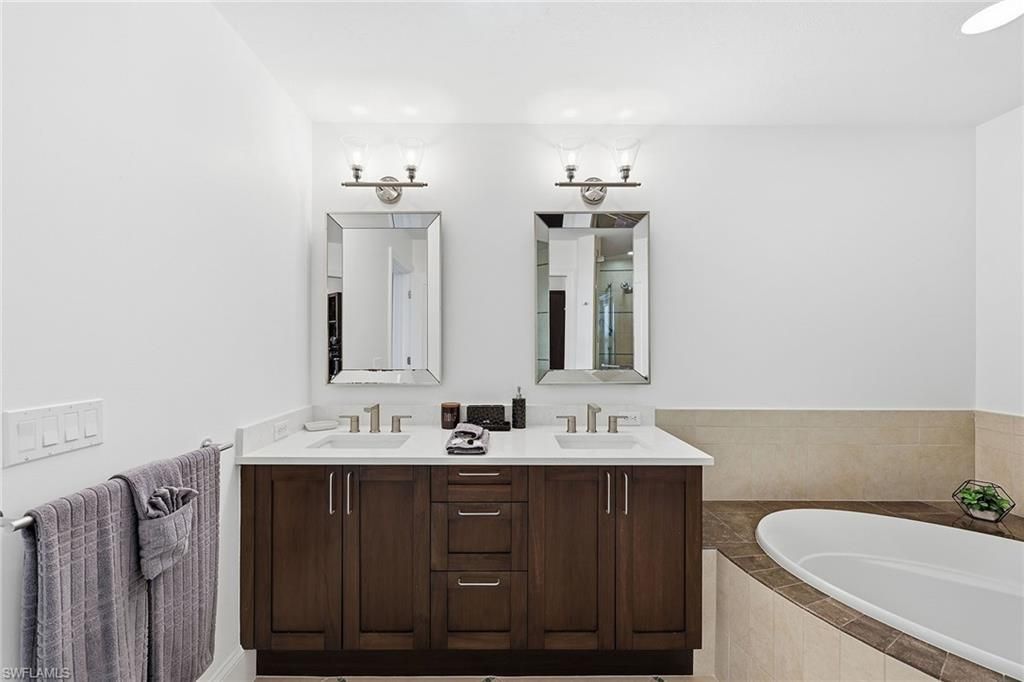 9115 Strada Pl , Unit 5511, Naples, FL 34108 Photo