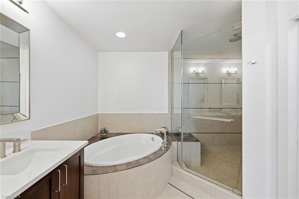 9115 Strada Pl , Unit 5511, Naples, FL 34108 Photo