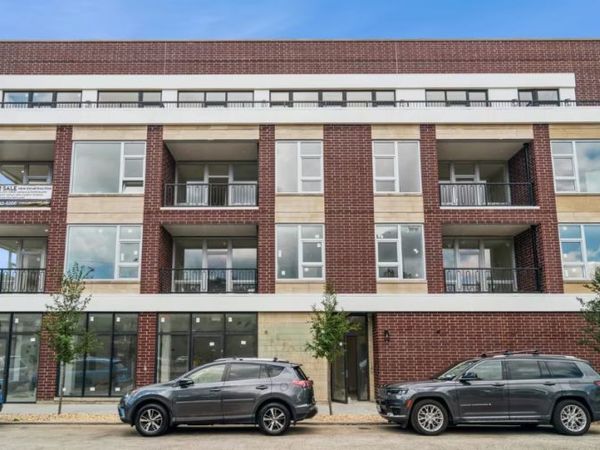 2105 W Caton Street , Unit 302, Chicago, IL 60647