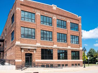 1001 SW ADAMS Street, Unit 102, Peoria, IL 61602