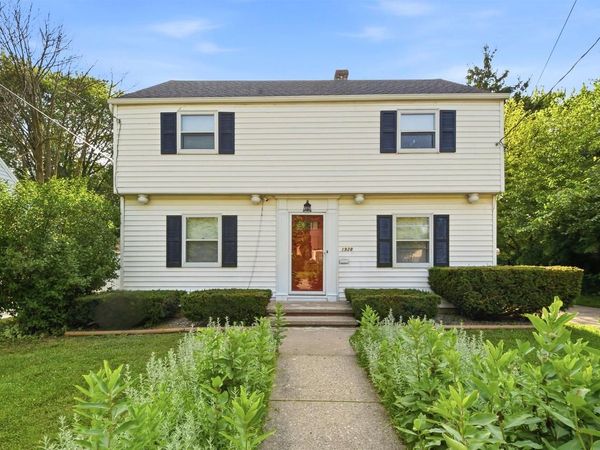 1928 S LAWE STREET, Appleton, WI 54915