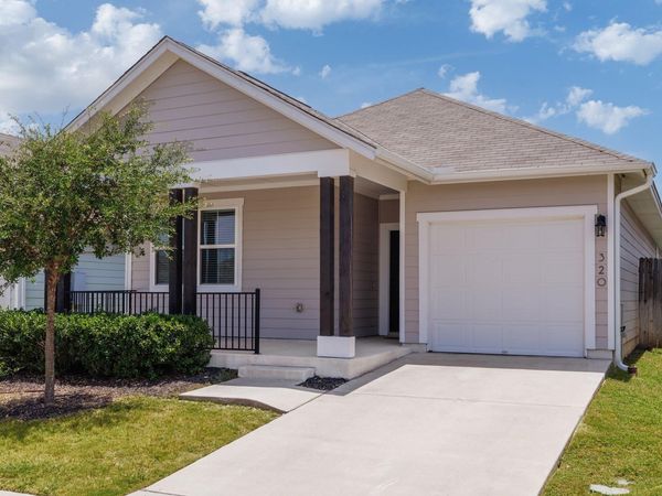 320 E Broade ST, Leander, TX 78641