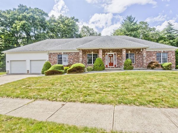 15 Avalon Place, Agawam, MA 01030