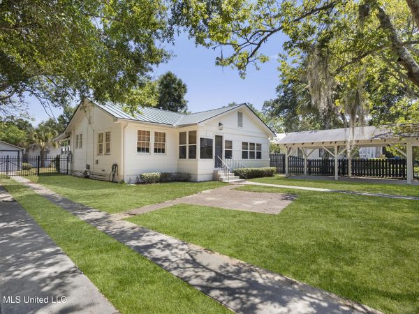 145 Bay View Court, Bay Saint Louis, MS 39520