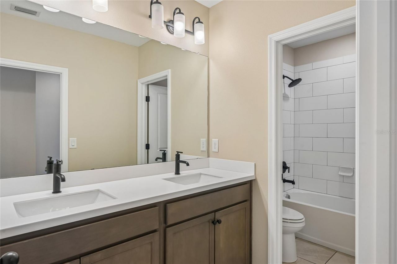 4702 Birdsong Drive, Palmetto, FL 34221 Photo