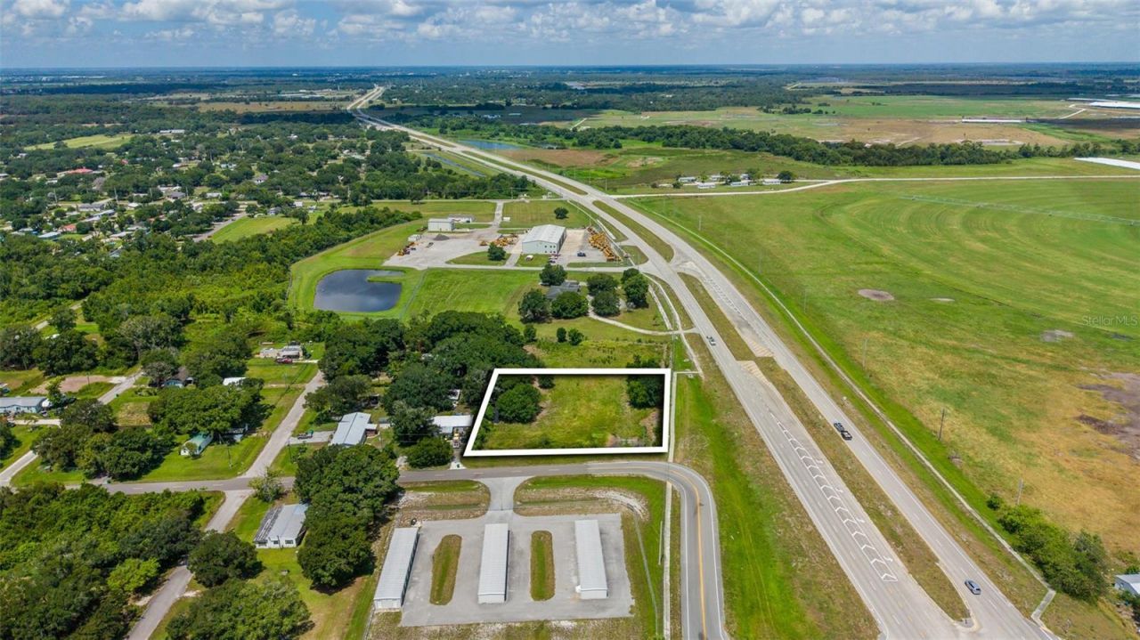 Ne 13th Lane , Okeechobee, FL 34974 Photo
