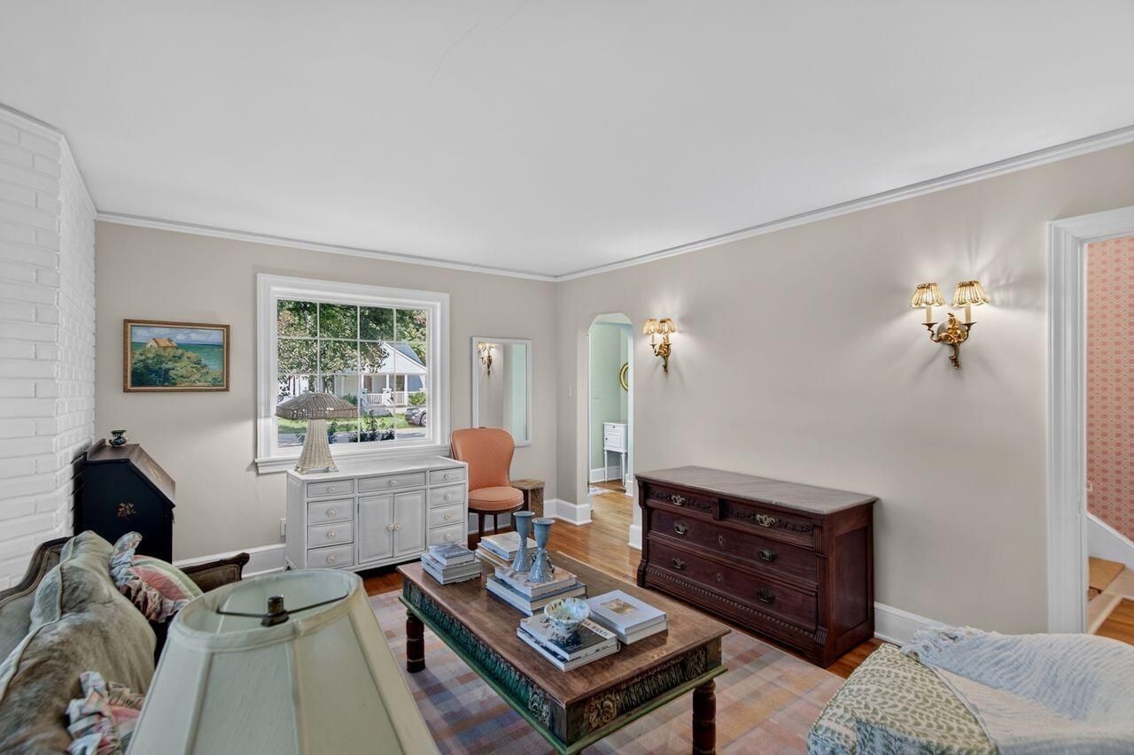 48 Avondale Avenue Photo 22