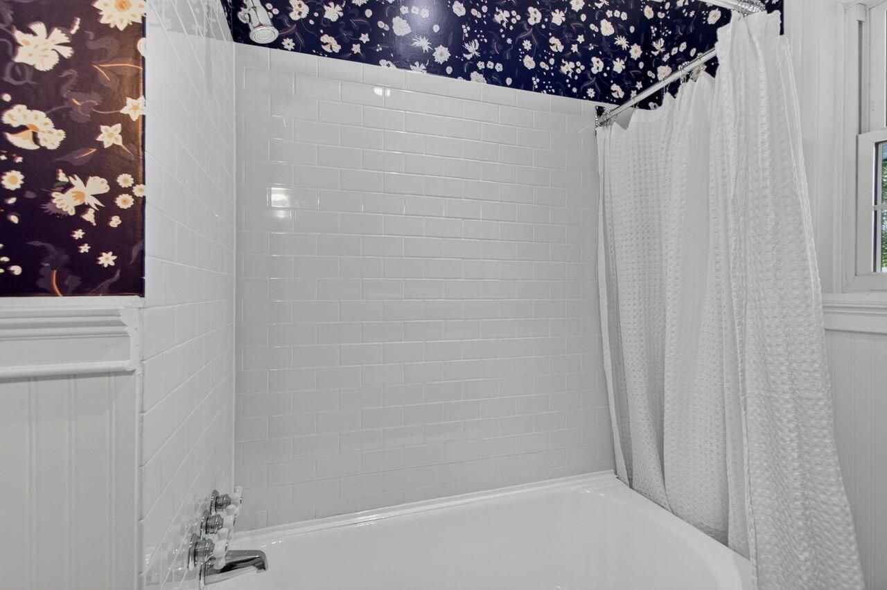 48 Avondale Avenue Photo 26