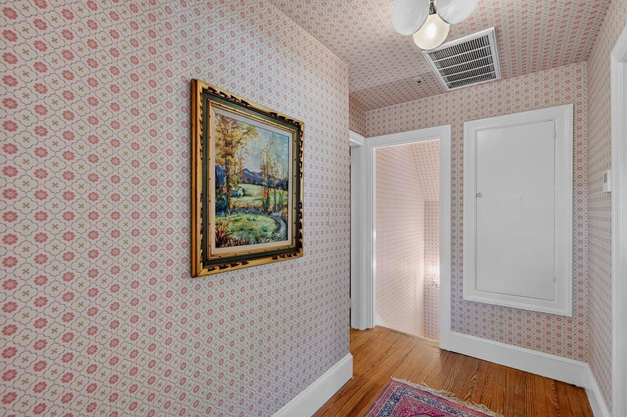 48 Avondale Avenue Photo 29