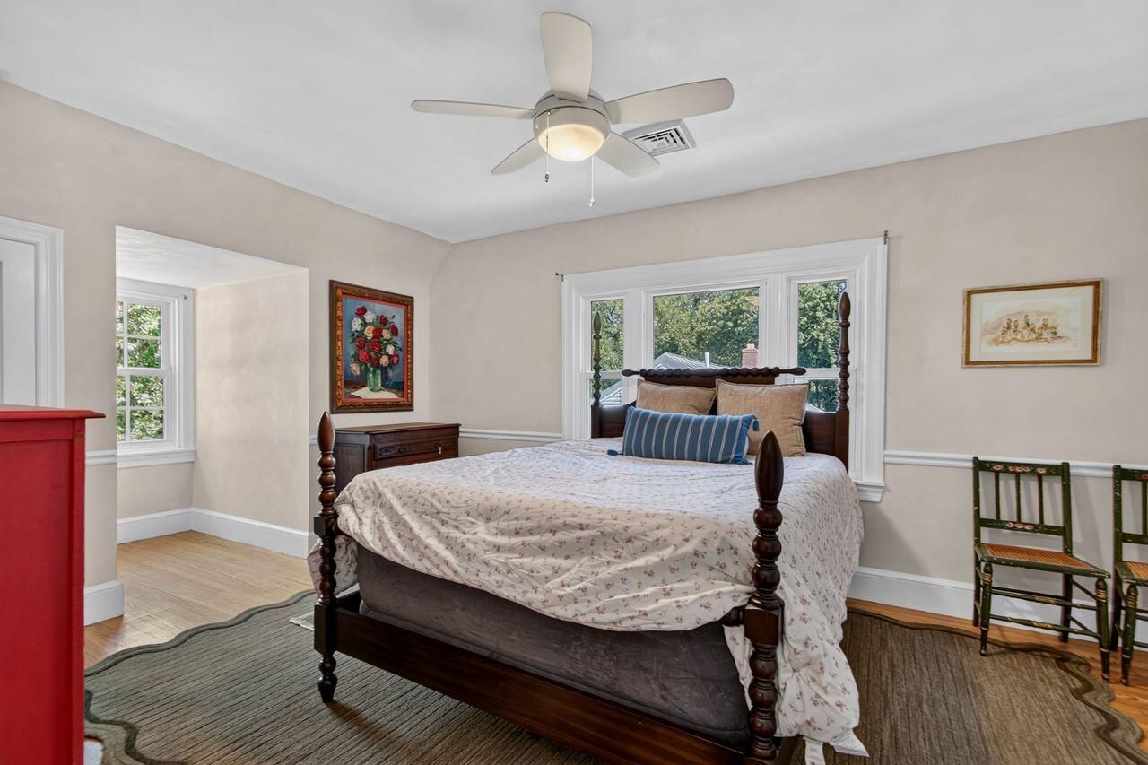 48 Avondale Avenue Photo 32