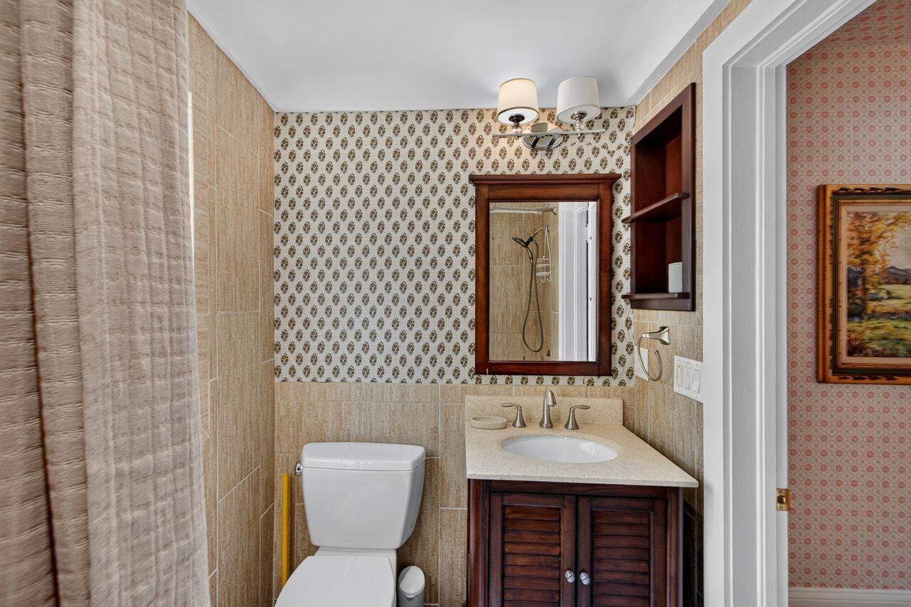 48 Avondale Avenue Photo 34
