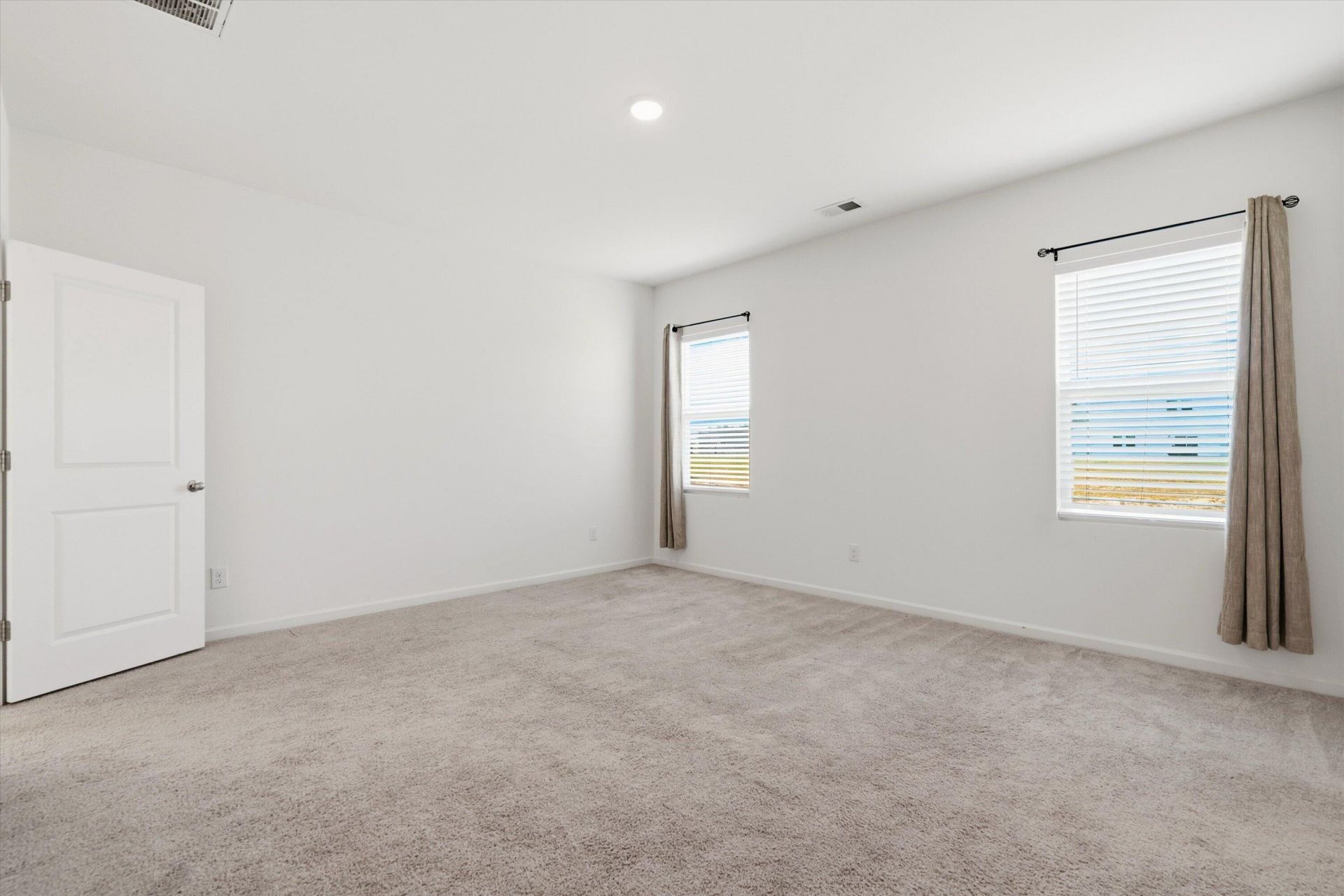 569 Polaris Way Photo 17