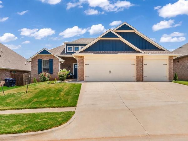 5512 Carmel Creek Drive, Mustang, OK 73064