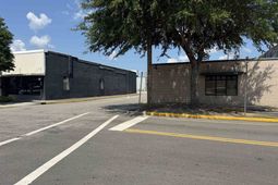 3995 Walnut St.  photo 4