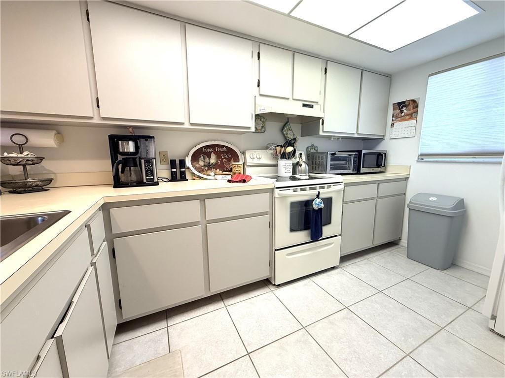 1339 SE 46th Ln, Unit 8, Cape Coral, FL 33904 Photo