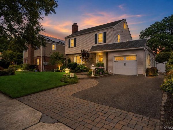 10 Crimson Avenue , Malverne, NY 11565