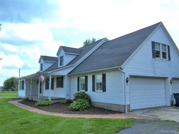 6700 Starville Road, Cottrellville Twp, MI 48039