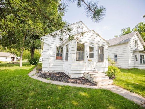 402 W 8th Street, Morris, MN 56267