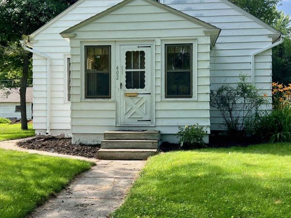 402 W 8th Street , Morris, MN 56267