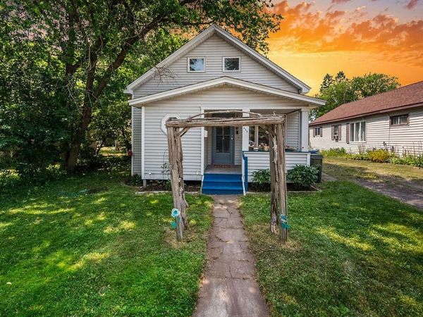 415 8th Street , Cloquet, MN 55720