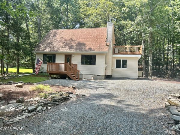 1011 Cedar Drive , Lake Ariel, PA 18436