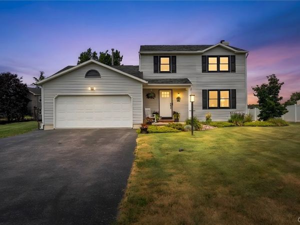 8600 Snowshoe Trail, Cicero, NY 13039