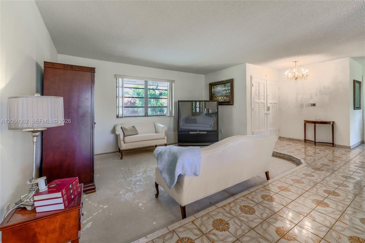 13131 SW 5th St , Miami, FL 33184 Photo