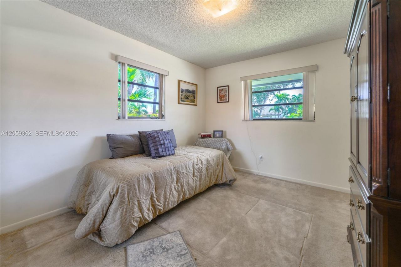 13131 SW 5th St , Miami, FL 33184 Photo