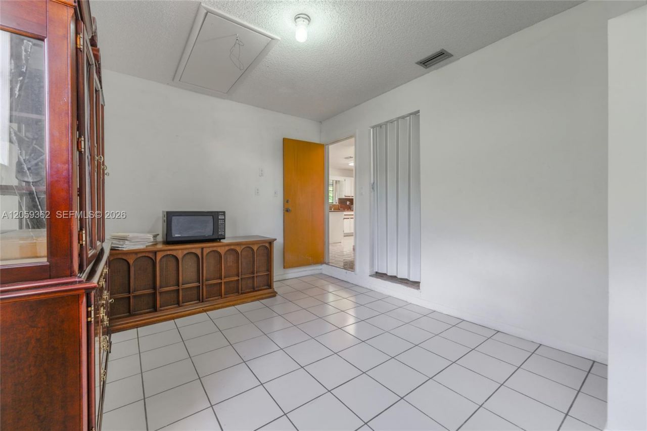 13131 SW 5th St , Miami, FL 33184 Photo