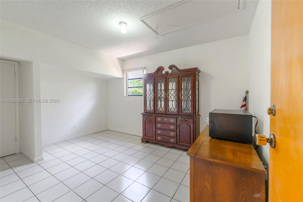 13131 SW 5th St , Miami, FL 33184 Photo