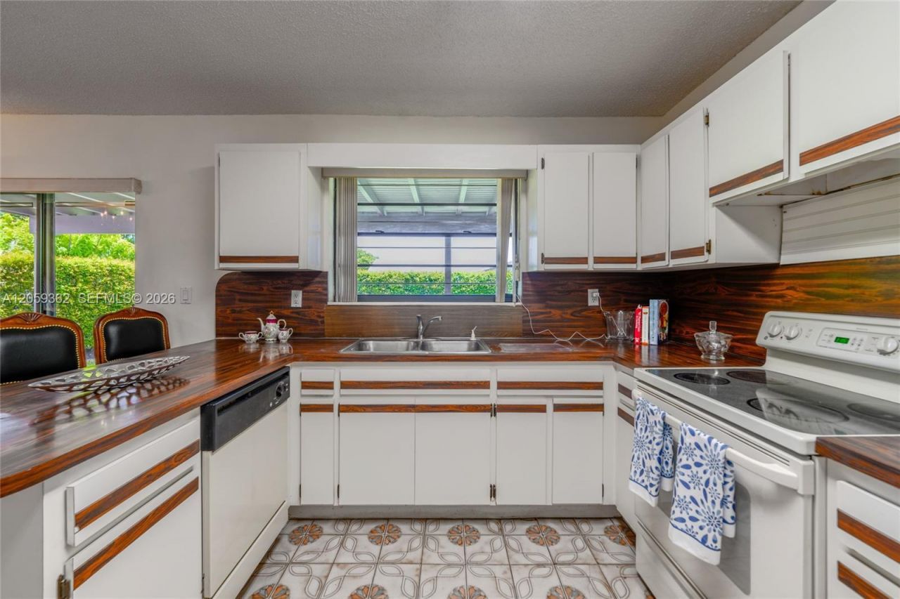 13131 SW 5th St , Miami, FL 33184 Photo