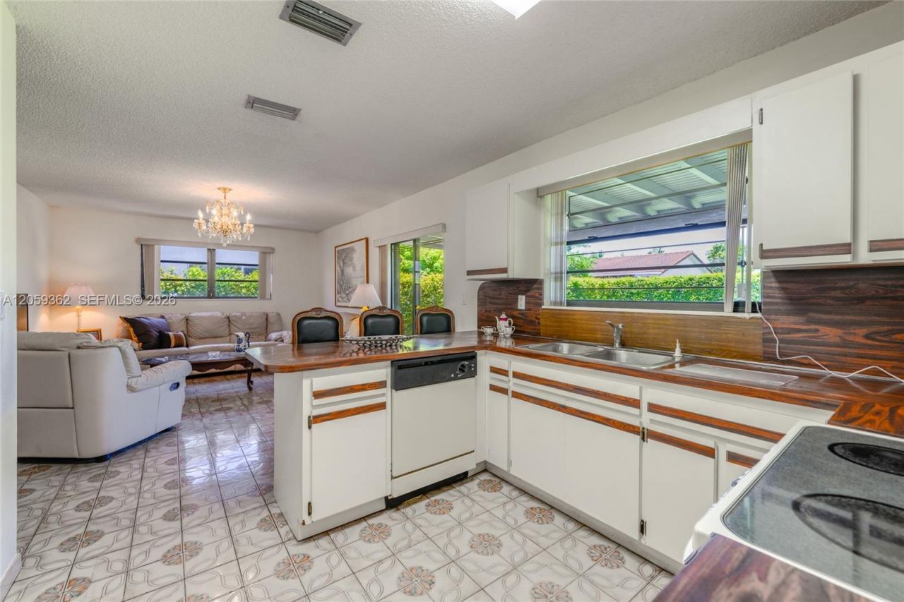 13131 SW 5th St , Miami, FL 33184 Photo